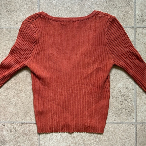 Tilly’s Full Tilt Cropped Burnt Orange Button Up Sweater - Picture 4 of 5